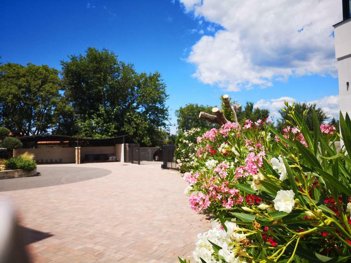 Villa Anja 2Nd Floor Peroj Εξωτερικό φωτογραφία