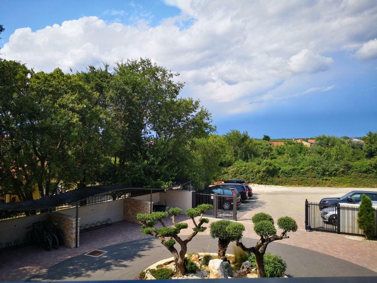 Villa Anja 2Nd Floor Peroj Εξωτερικό φωτογραφία