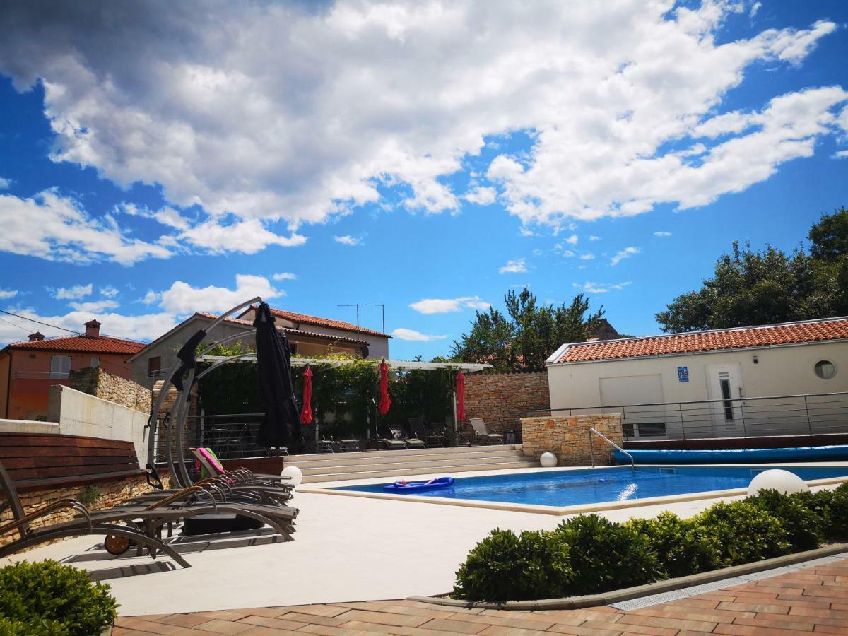 Villa Anja 2Nd Floor Peroj Εξωτερικό φωτογραφία